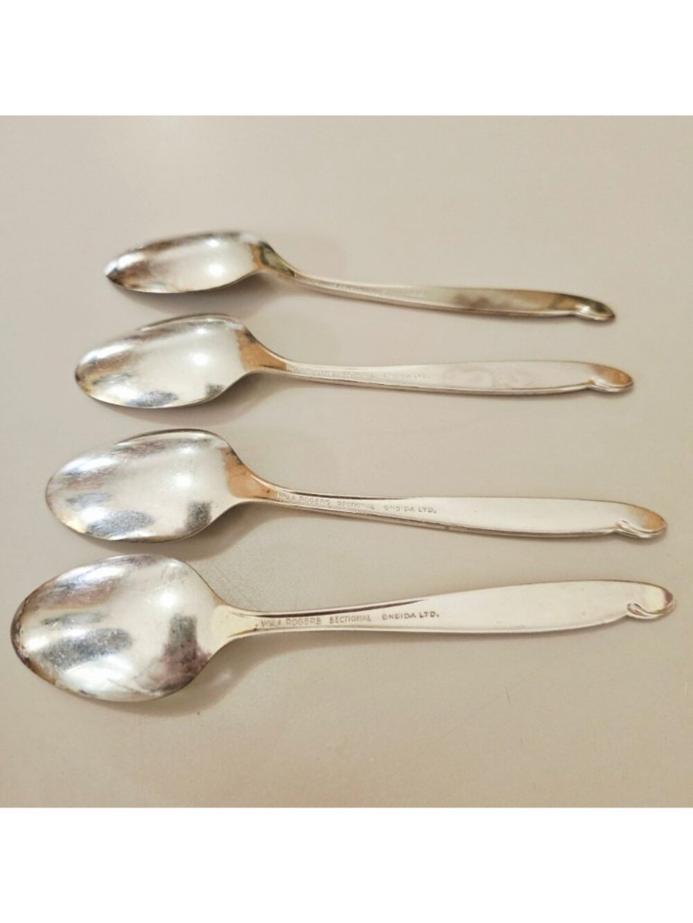 4 Oneida Lady Barbara Spoons 6" teaspoons Rogers silverplate delicate elegant di - Picture 9 of 9